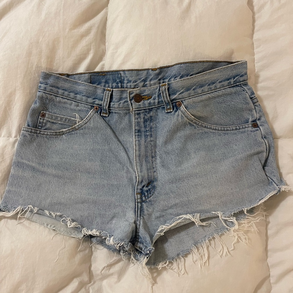 Levi’s 501 High-Rise Distressed Denim Cutoff Shorts (Size 34)